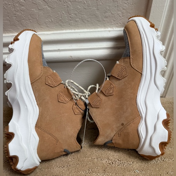 NWOT Sorel Women’s Kinetic Breakthru Caribou Waterproof Boot, Size 7.5 - Picture 6 of 7